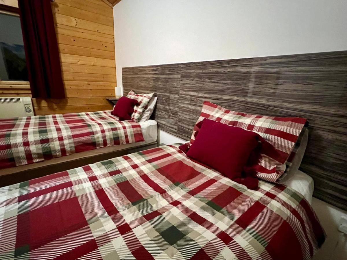 Tufty Lodge, Lake Pochard Lodge 9 South Cerney Buitenkant foto
