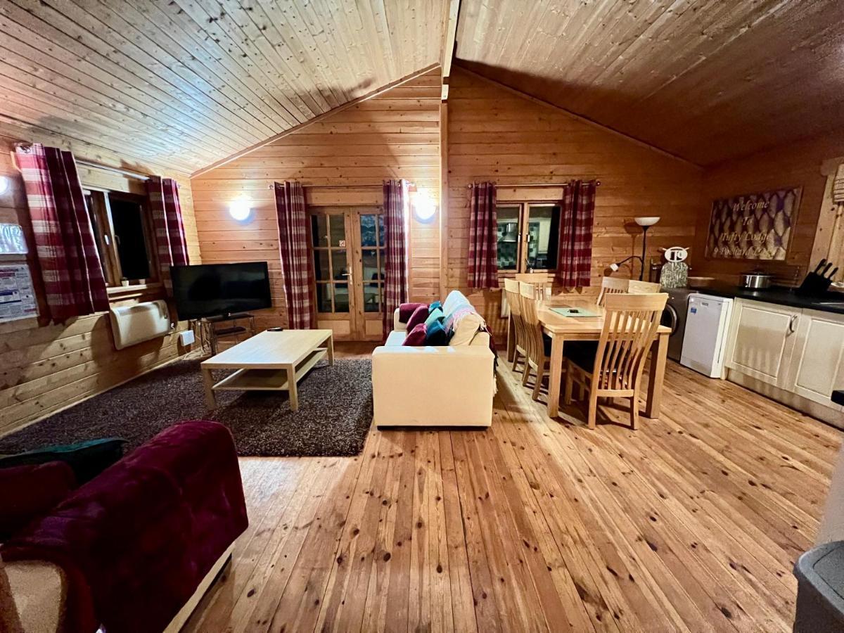 Tufty Lodge, Lake Pochard Lodge 9 South Cerney Buitenkant foto