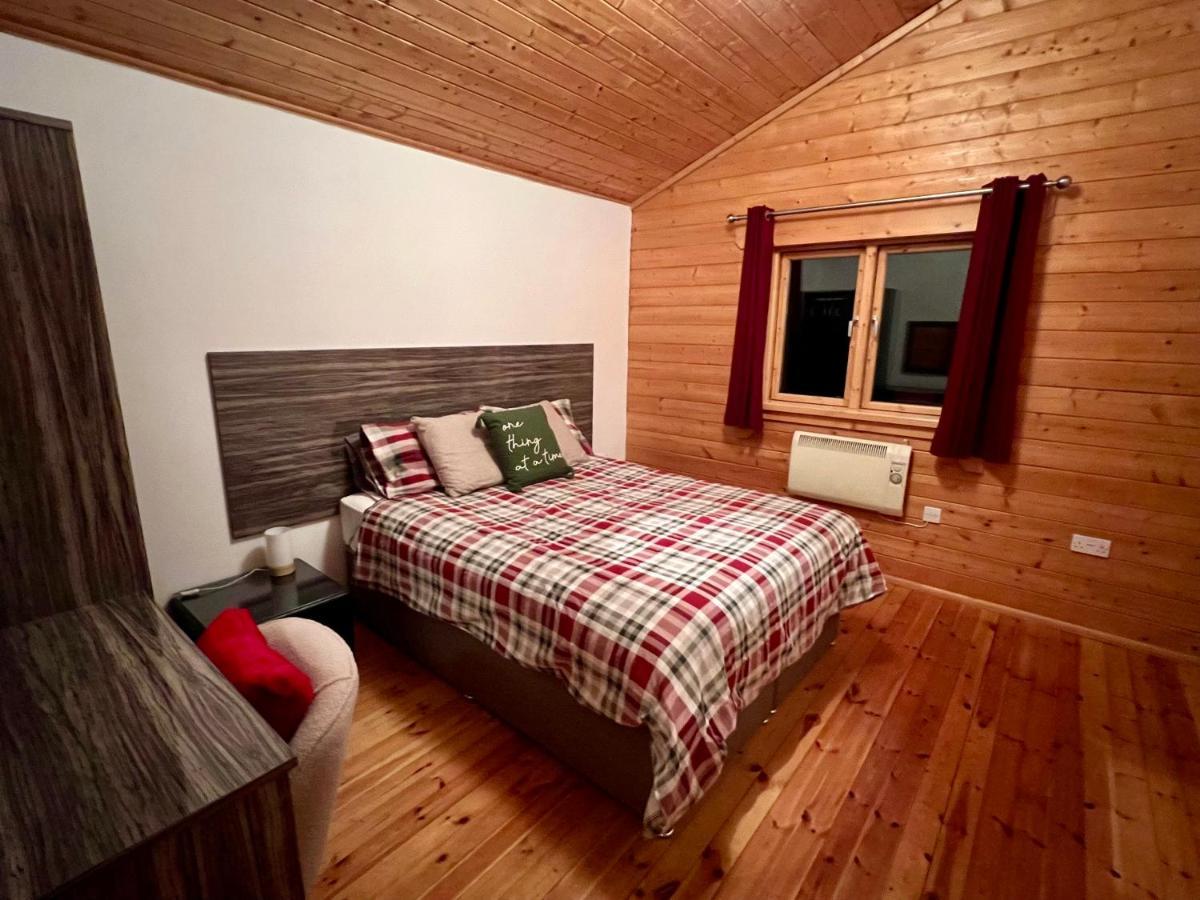 Tufty Lodge, Lake Pochard Lodge 9 South Cerney Buitenkant foto