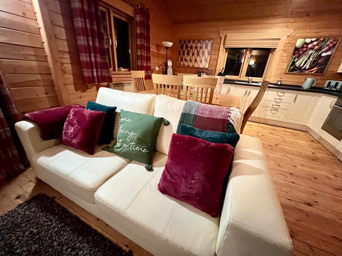 Tufty Lodge, Lake Pochard Lodge 9 South Cerney Buitenkant foto