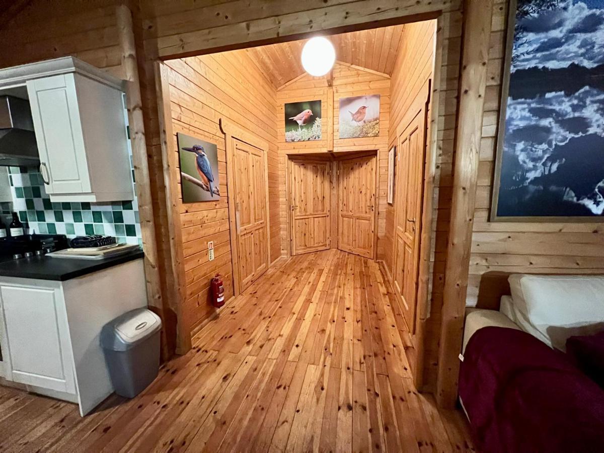 Tufty Lodge, Lake Pochard Lodge 9 South Cerney Buitenkant foto