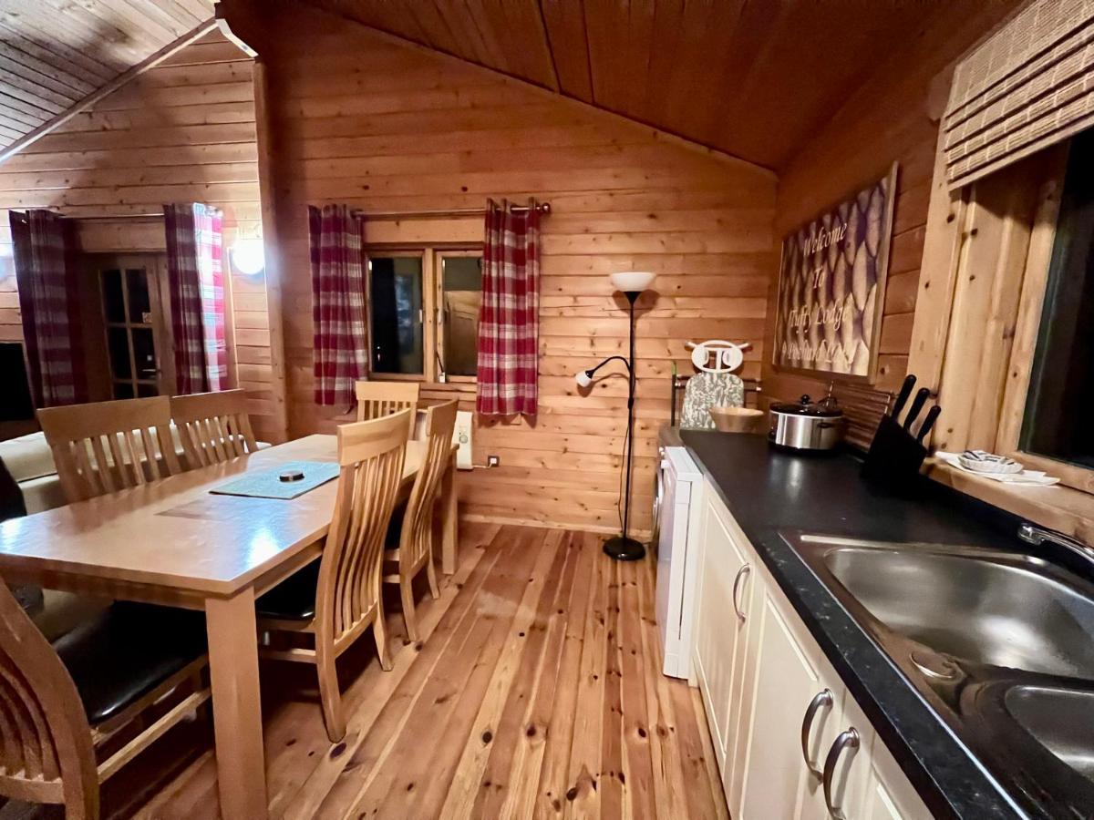 Tufty Lodge, Lake Pochard Lodge 9 South Cerney Buitenkant foto